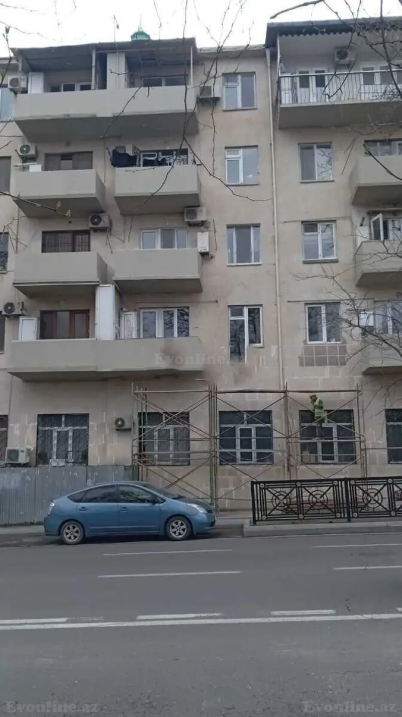 Satılır 3 otaqlı Mənzil Köhnə tikili 70 m² Nizami m. - şəkil 2