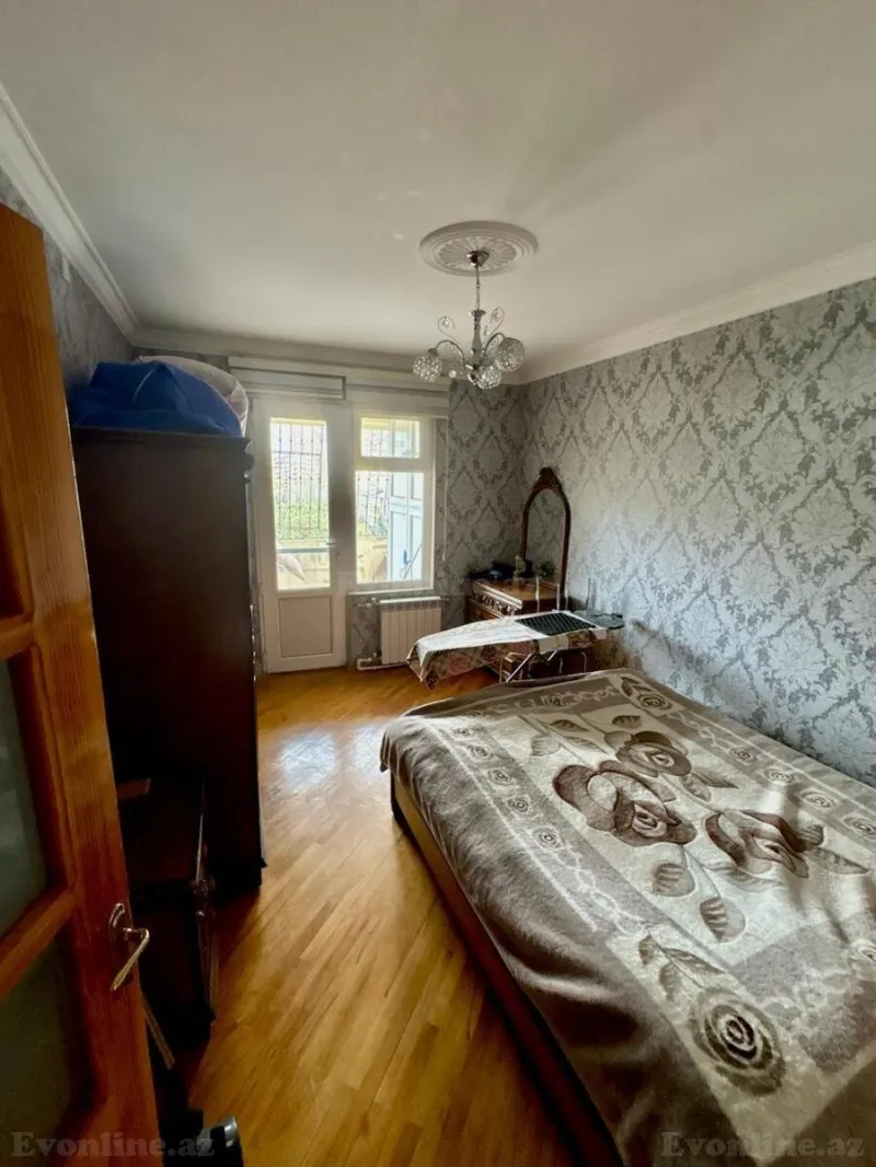 Satılır 5 otaqlı Mənzil Köhnə tikili 125 m² Əhmədli m. - şəkil 2