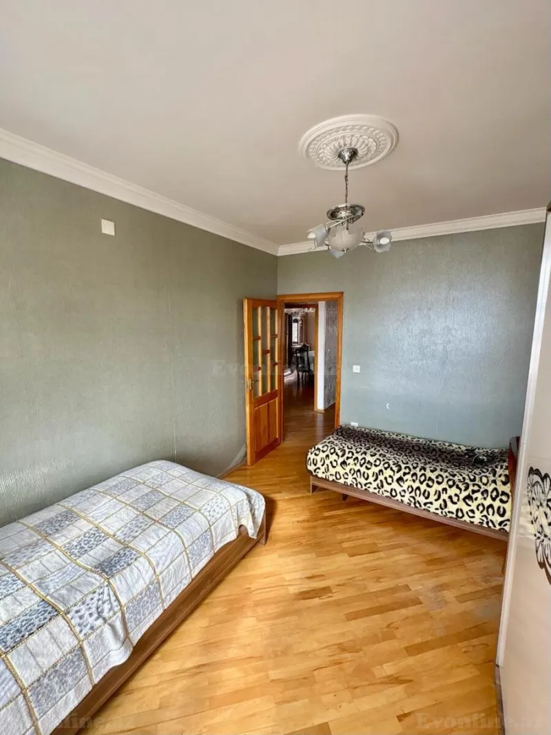Satılır 5 otaqlı Mənzil Köhnə tikili 125 m² Əhmədli m. - şəkil 12