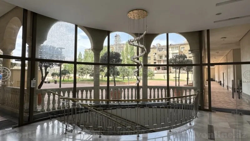 Kirayə verilir 4 otaqlı Mənzil Yeni tikili 230 m² Nizami m. - şəkil 9