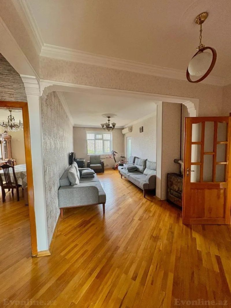 Satılır 5 otaqlı Mənzil Köhnə tikili 110 m² Əhmədli m. - şəkil 4