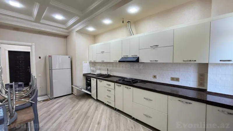 Kirayə verilir 4 otaqlı Mənzil Yeni tikili 160 m² Xətai r. - şəkil 14
