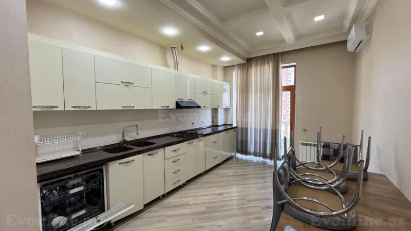 Kirayə verilir 4 otaqlı Mənzil Yeni tikili 160 m² Xətai r. - şəkil 15