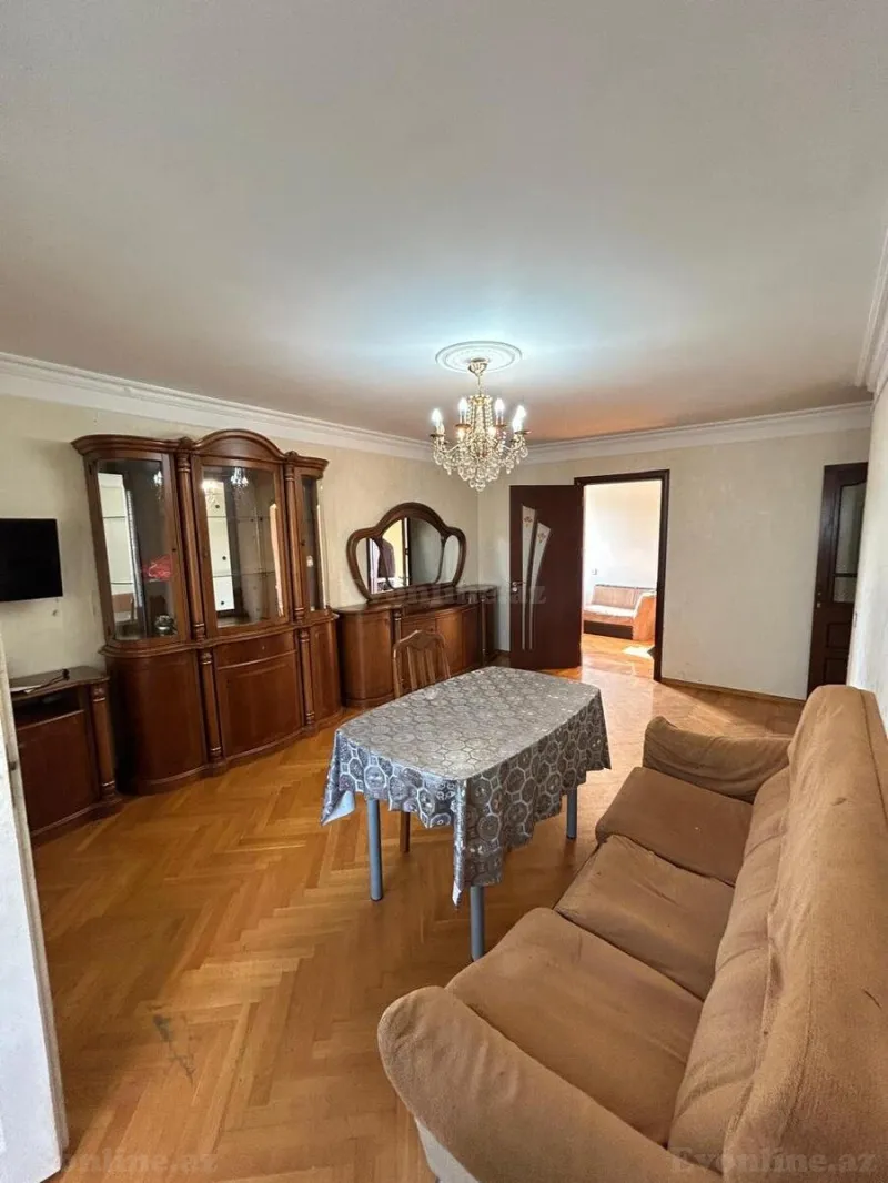 Satılır 4 otaqlı Mənzil Köhnə tikili 78 m² 4-cü mikrorayon - şəkil 2
