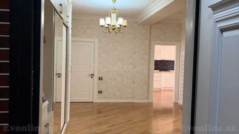 4 otaqlı Mənzil 155 m² Xətai m. Kirayə verilir
