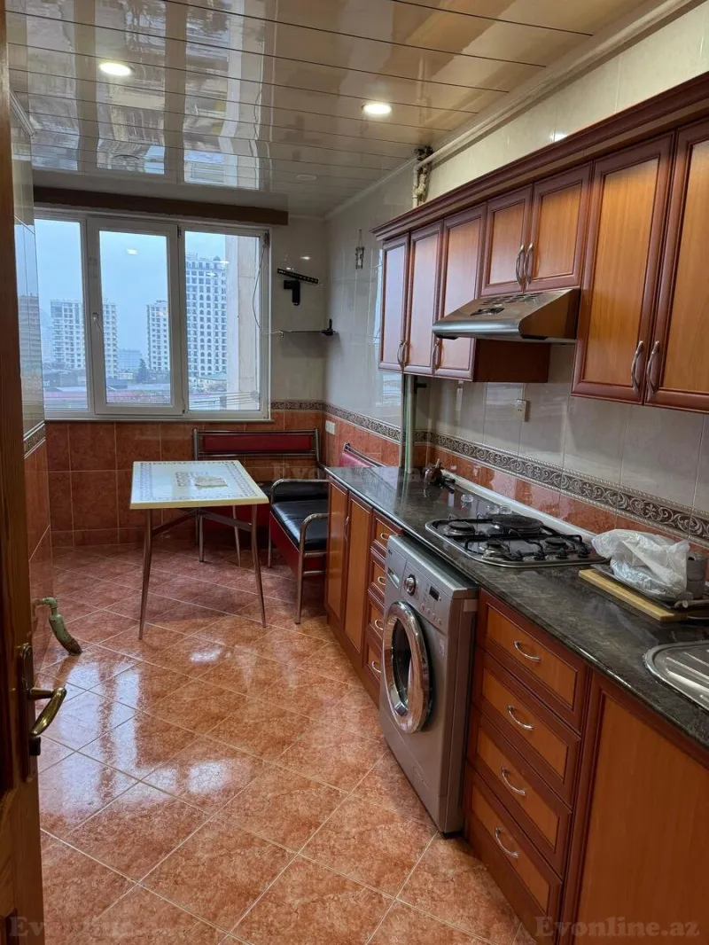 Kirayə verilir 3 otaqlı Mənzil Köhnə tikili 100 m² Gənclik m. - şəkil 2