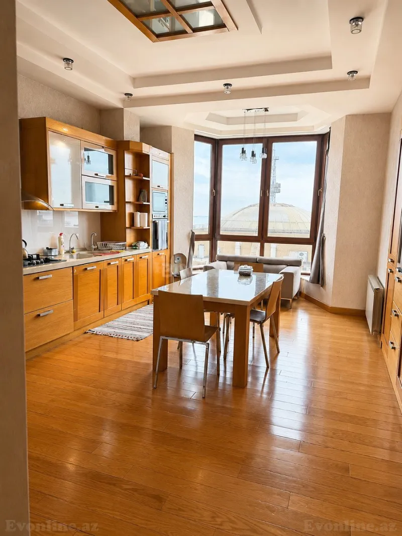 Kirayə verilir 4 otaqlı Mənzil Yeni tikili 175 m² Sahil m. - şəkil 10