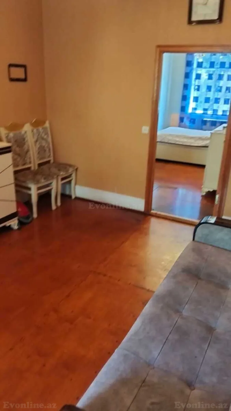 Kirayə verilir 2 otaqlı Mənzil Köhnə tikili 50 m² 1-ci mikrorayon - şəkil 2