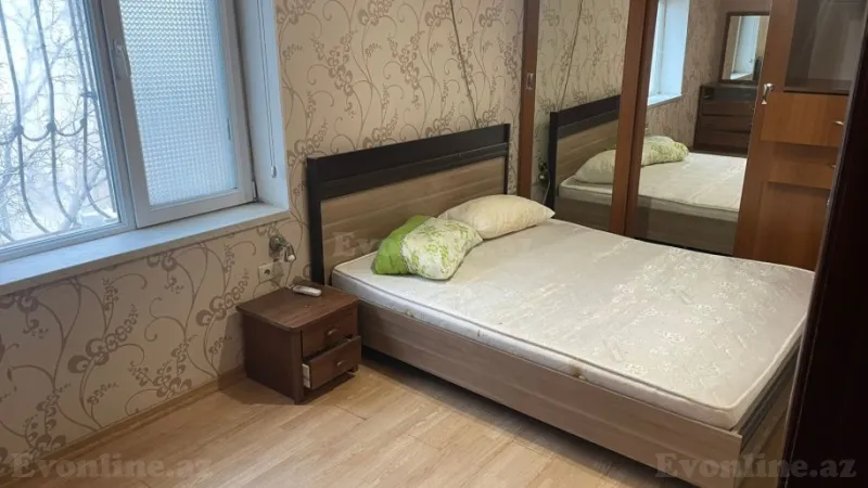 Kirayə verilir 2 otaqlı Mənzil Köhnə tikili 52 m² İnşaatçılar m. - şəkil 2