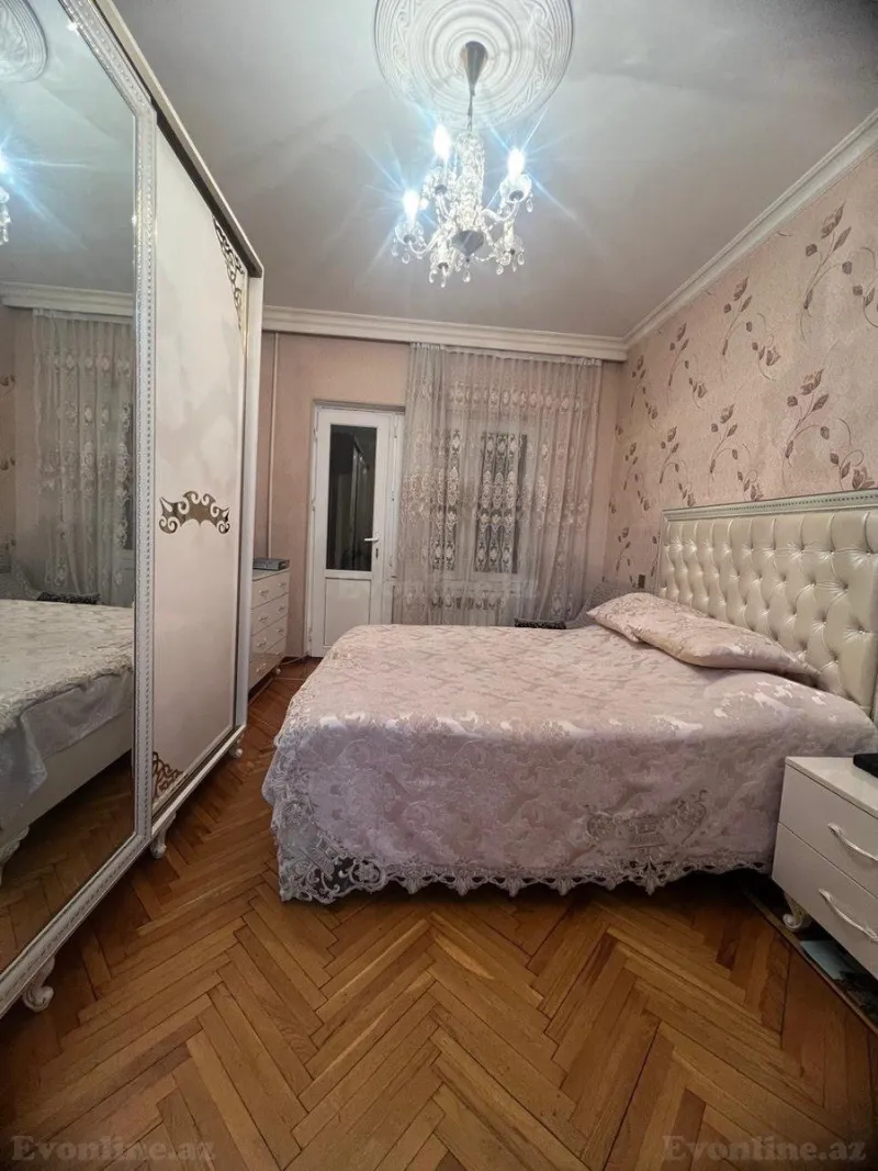 Satılır 2 otaqlı Mənzil Köhnə tikili 65 m² 8-ci mikrorayon - şəkil 4