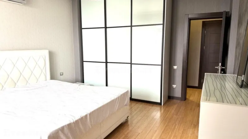 Kirayə verilir 2 otaqlı Mənzil Yeni tikili 90 m² Dərnəgül m. - şəkil 4