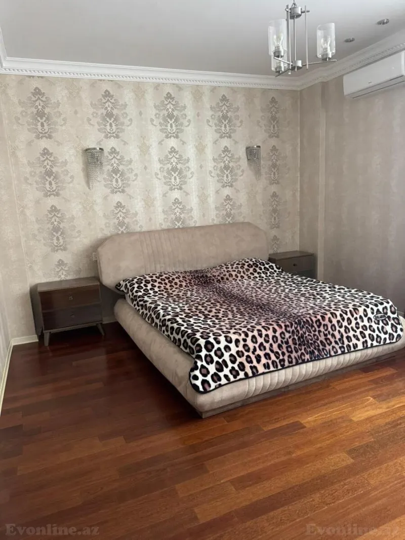 Satılır 6 otaqlı Mənzil Yeni tikili 350 m² 8 Noyabr m. - şəkil 25