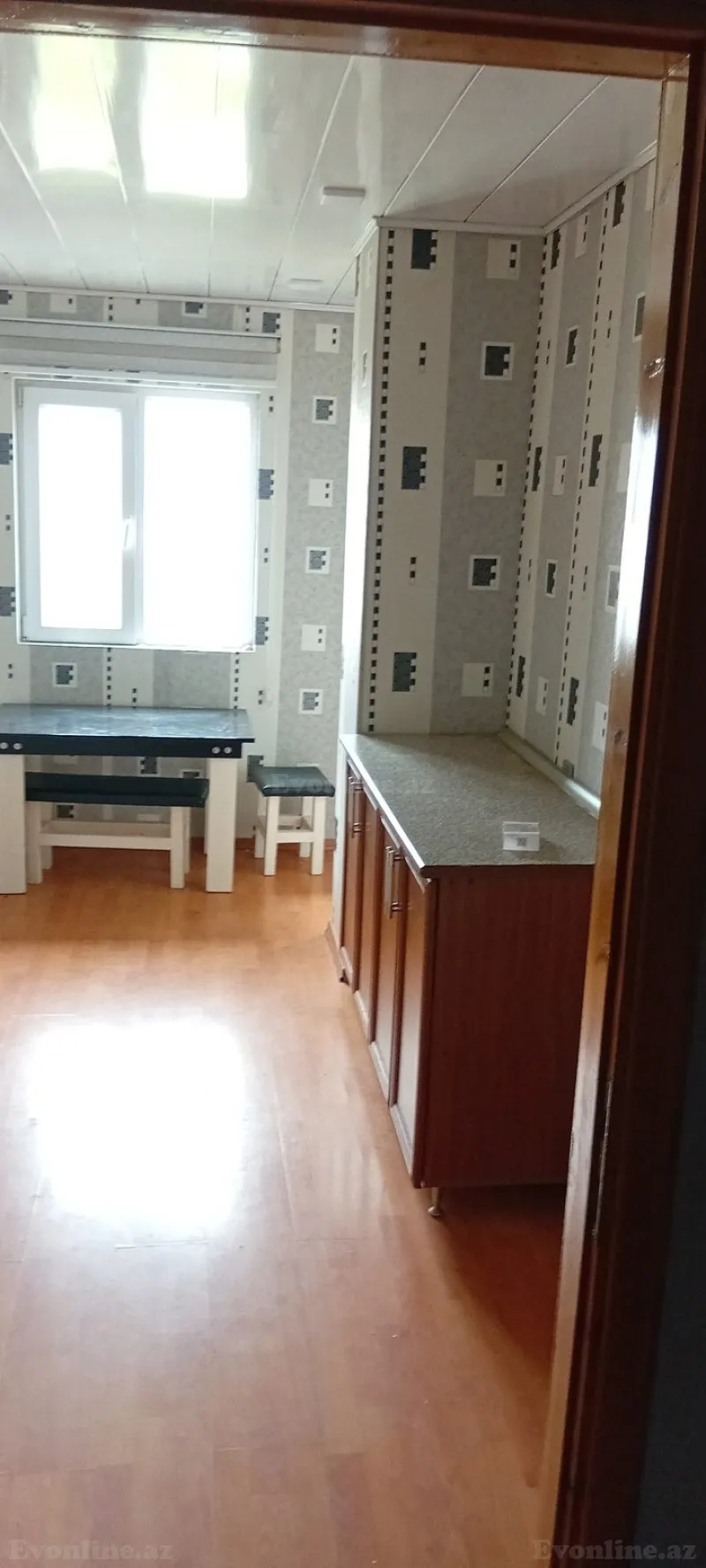 Kirayə verilir 2 otaqlı Mənzil Köhnə tikili 54 m² Xırdalan