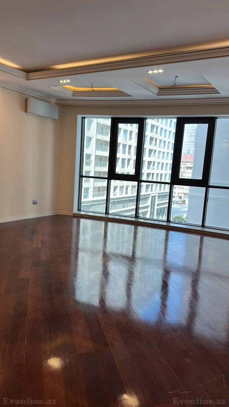 3 otaqlı Mənzil 210 m² Xətai m. Satılır