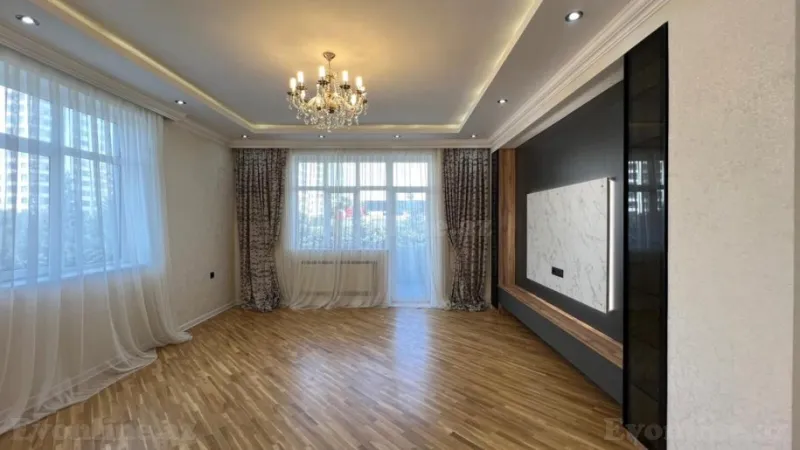 3 otaqlı Mənzil 126 m² Həzi Aslanov m. Satılır