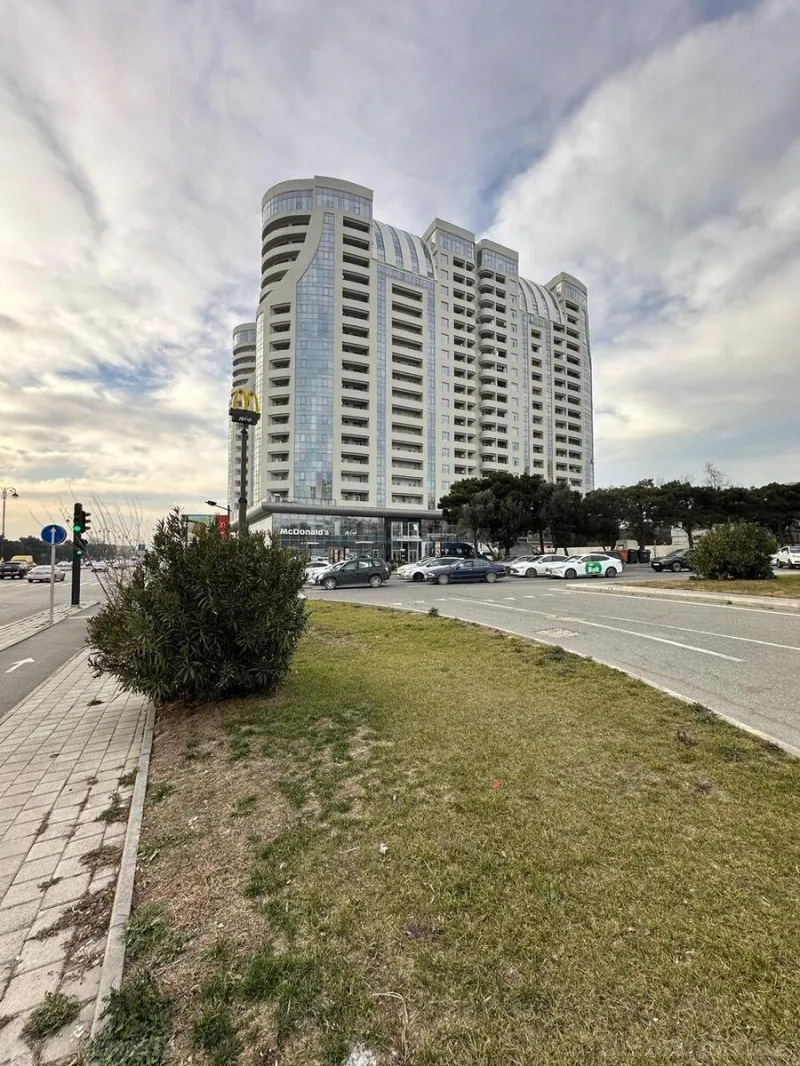 Satılır 4 otaqlı Mənzil Yeni tikili 200 m² Həzi Aslanov m.
