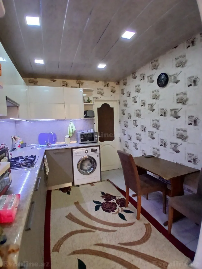 Satılır 2 otaqlı Mənzil Köhnə tikili 70 m² Elmlər Akademiyası m. - şəkil 2