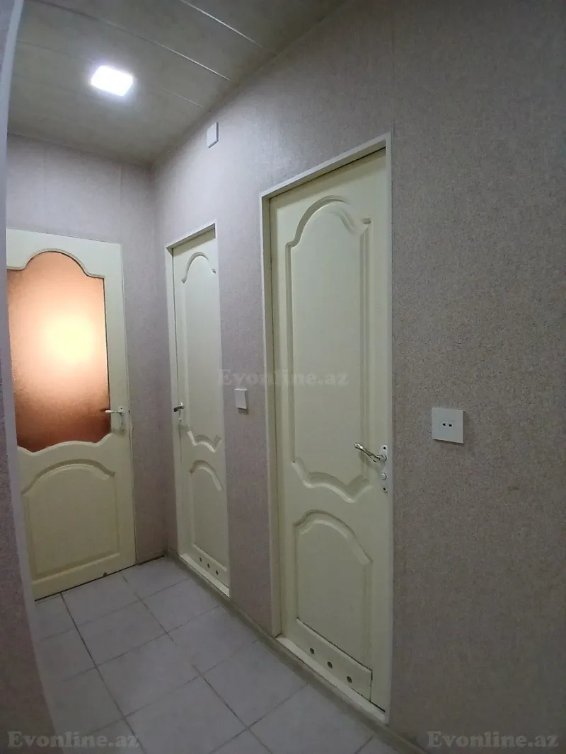 Satılır 2 otaqlı Mənzil Köhnə tikili 70 m² Elmlər Akademiyası m. - şəkil 3