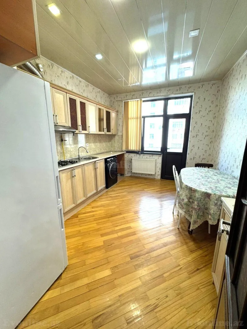 3 otaqlı Mənzil 120 m² Həzi Aslanov m. Kirayə verilir