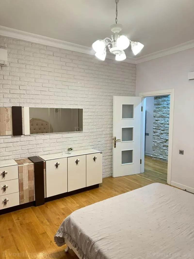Kirayə verilir 3 otaqlı Mənzil Yeni tikili 120 m² İçərişəhər m. - şəkil 8