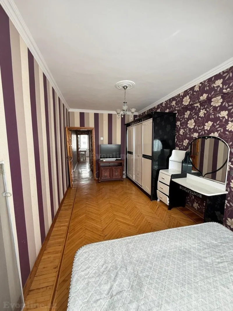Satılır 2 otaqlı Mənzil Köhnə tikili 74 m² Elmlər Akademiyası m. - şəkil 9