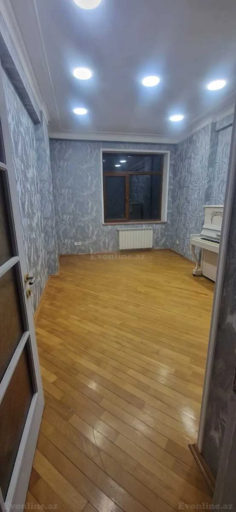 Kirayə verilir 3 otaqlı Mənzil Yeni tikili 136 m² 28 May m. - şəkil 8