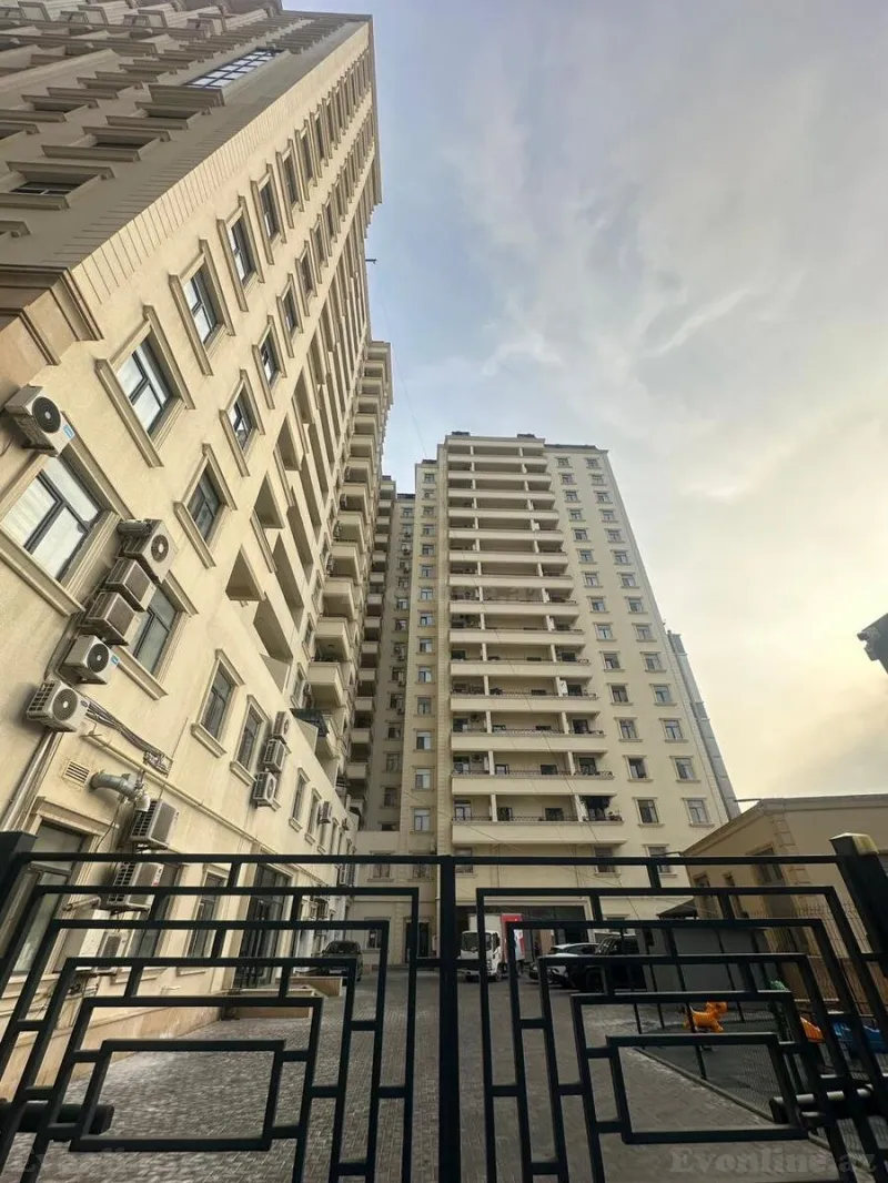 Satılır 4 otaqlı Mənzil Yeni tikili 245.5 m² 28 May m. - şəkil 4