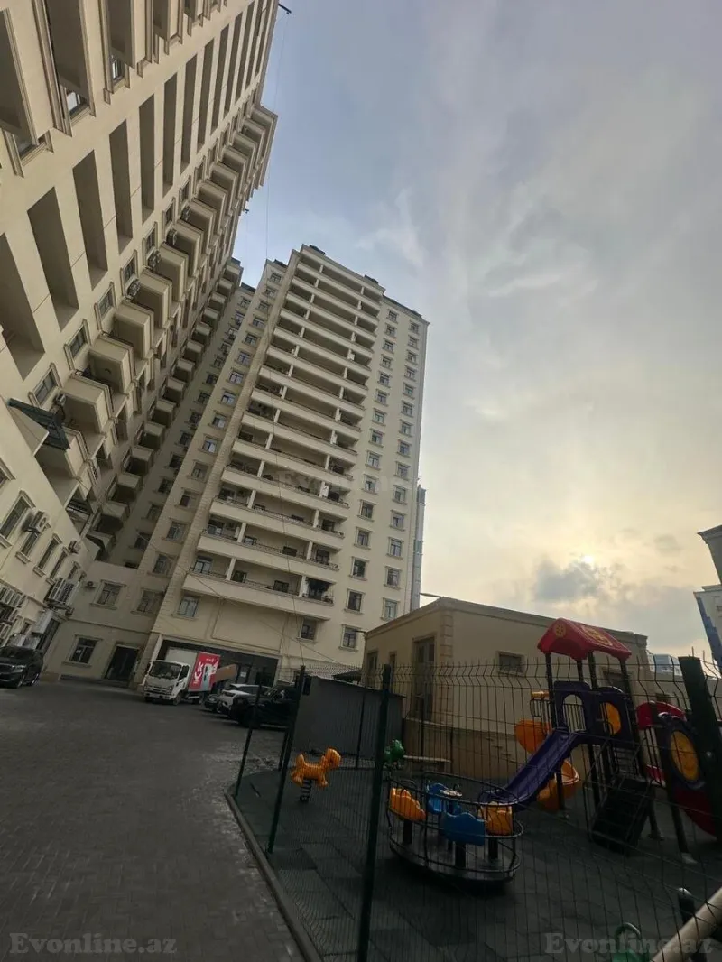 Satılır 4 otaqlı Mənzil Yeni tikili 245.5 m² 28 May m. - şəkil 5