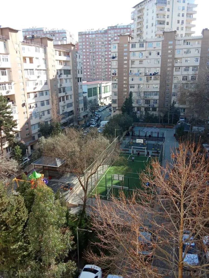 Kirayə verilir 4 otaqlı Mənzil Köhnə tikili 120 m² Yeni Yasamal - şəkil 2