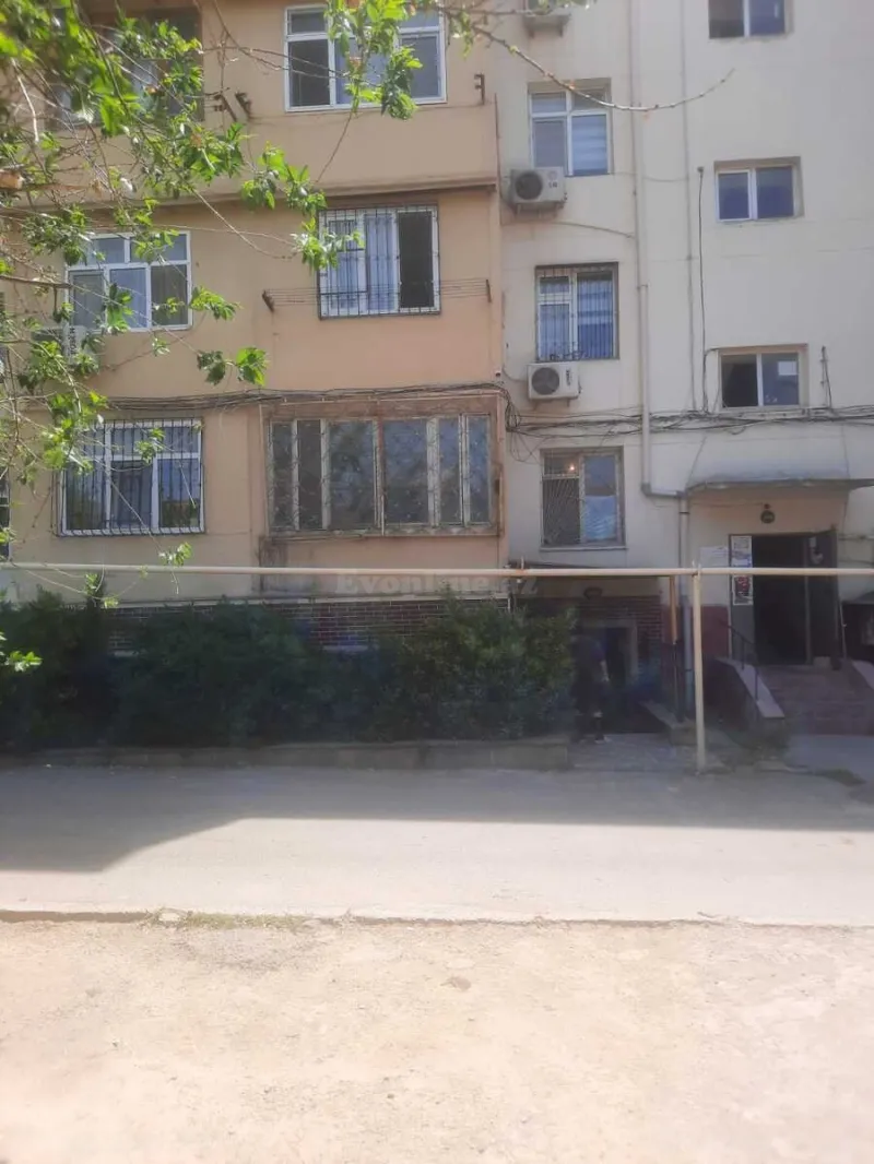 Satılır 3 otaqlı Mənzil Köhnə tikili 70 m² 8-ci kilometr - şəkil 2