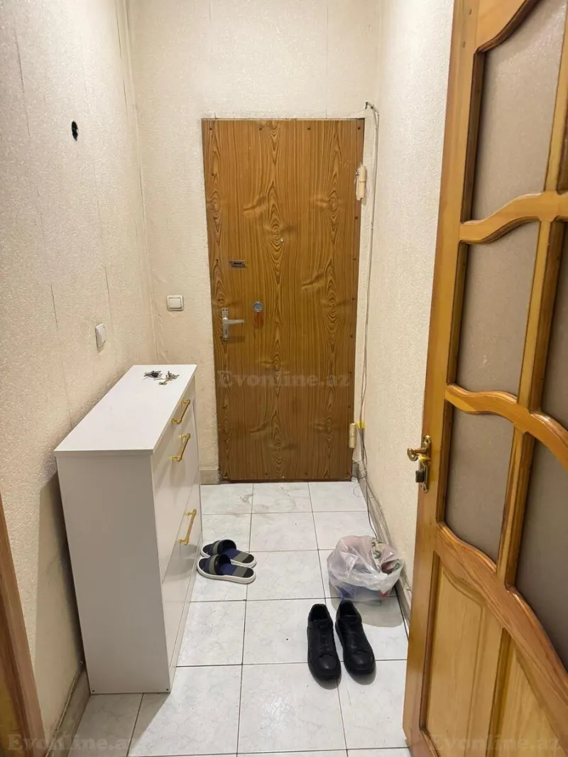Kirayə verilir 2 otaqlı Mənzil Köhnə tikili 43 m² 1-ci mikrorayon
