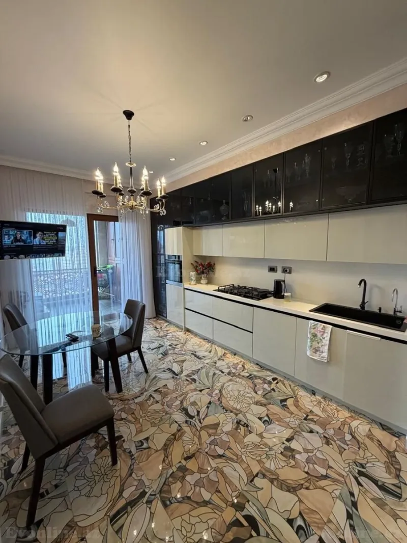 Kirayə verilir 3 otaqlı Mənzil Yeni tikili 150 m² Nərimanov r. - şəkil 5