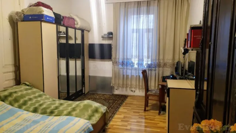 Satılır 2 otaqlı Mənzil Köhnə tikili 55 m² İçərişəhər m.
