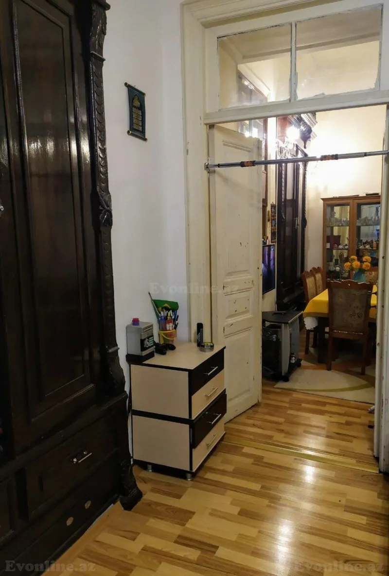 Satılır 2 otaqlı Mənzil Köhnə tikili 55 m² İçərişəhər m. - şəkil 2