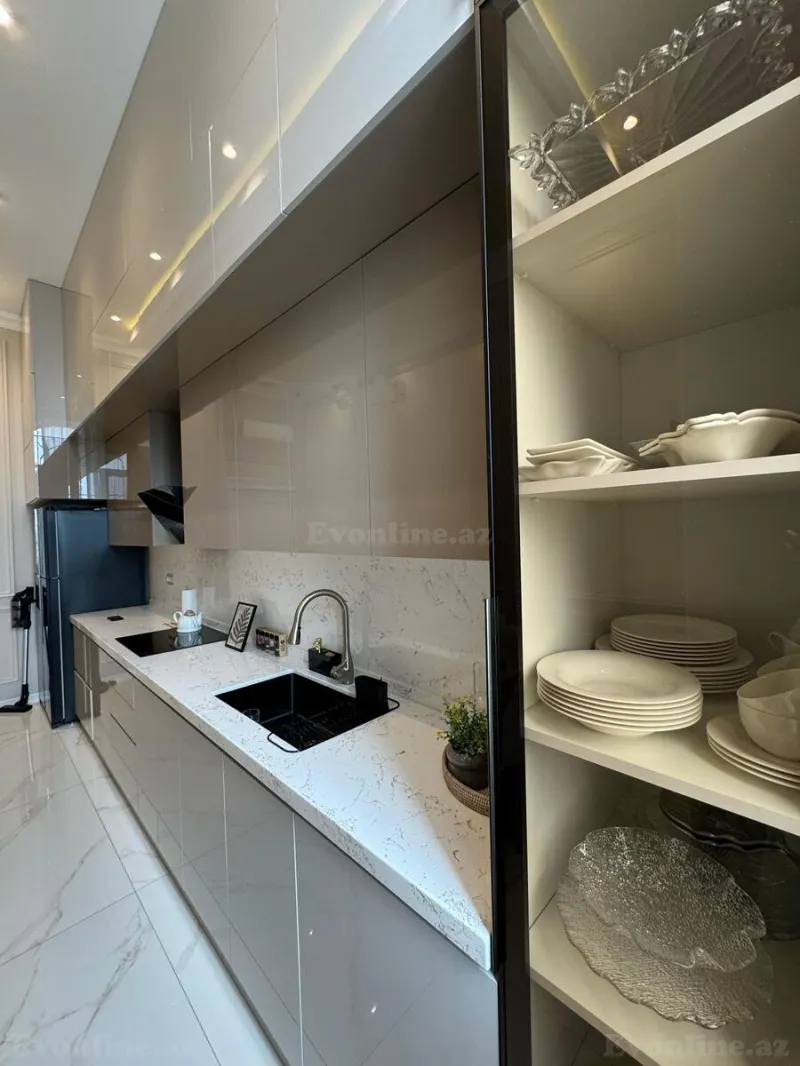 Satılır 4 otaqlı Mənzil Yeni tikili 168 m² Elmlər Akademiyası m. - şəkil 28