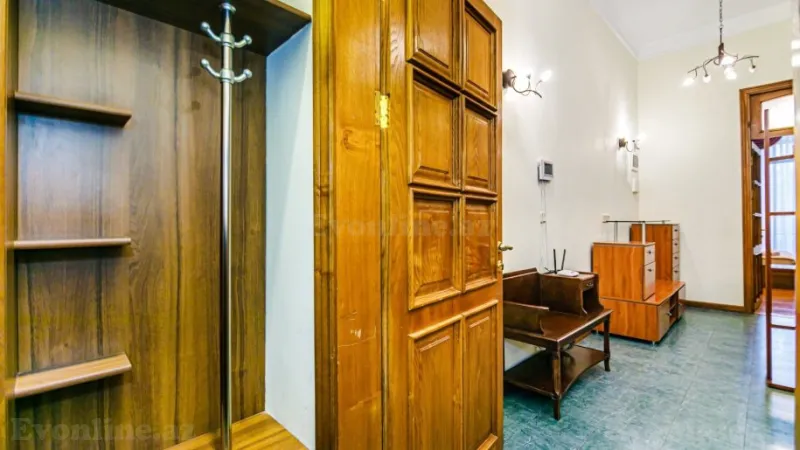 Kirayə verilir 3 otaqlı Mənzil Köhnə tikili 105 m² Sahil m. - şəkil 2