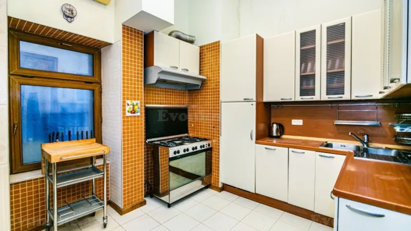 Kirayə verilir 3 otaqlı Mənzil Köhnə tikili 105 m² Sahil m. - şəkil 11