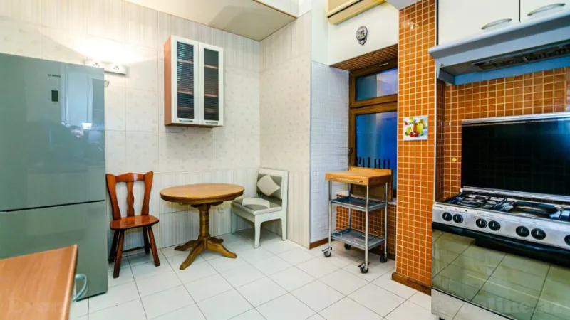 Kirayə verilir 3 otaqlı Mənzil Köhnə tikili 105 m² Sahil m. - şəkil 13