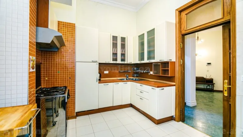 Kirayə verilir 3 otaqlı Mənzil Köhnə tikili 105 m² Sahil m. - şəkil 15