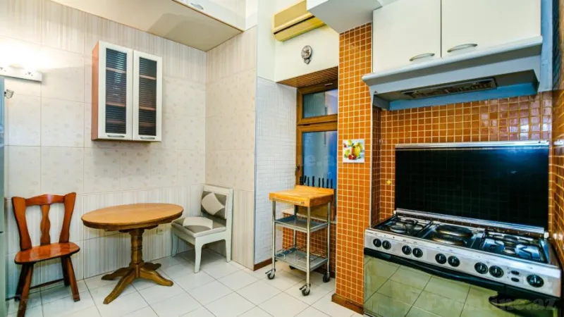 Kirayə verilir 3 otaqlı Mənzil Köhnə tikili 105 m² Sahil m. - şəkil 16