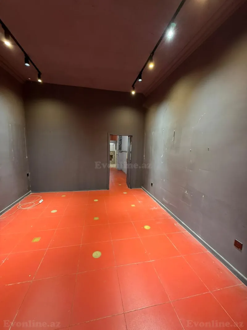 Obyekt 81 m² Nizami m. Kirayə verilir