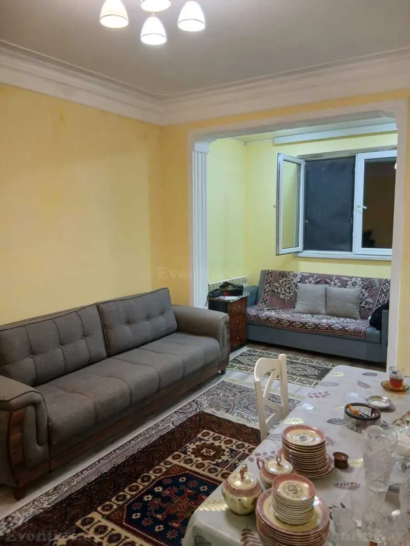 2 otaqlı Mənzil 50 m² 1-ci mikrorayon Kirayə verilir