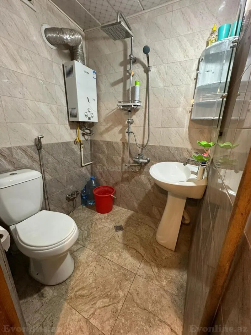 Kirayə verilir 2 otaqlı Mənzil Köhnə tikili 55 m² İnşaatçılar m. - şəkil 2