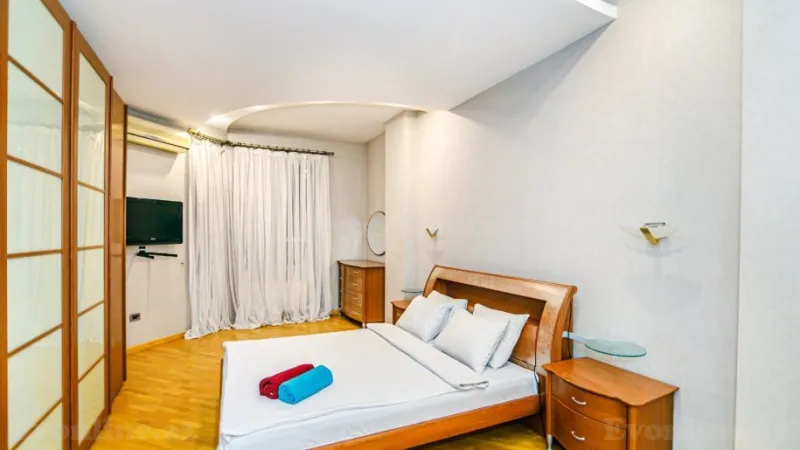 Kirayə verilir 3 otaqlı Mənzil Yeni tikili 190 m² 28 May m. - şəkil 4