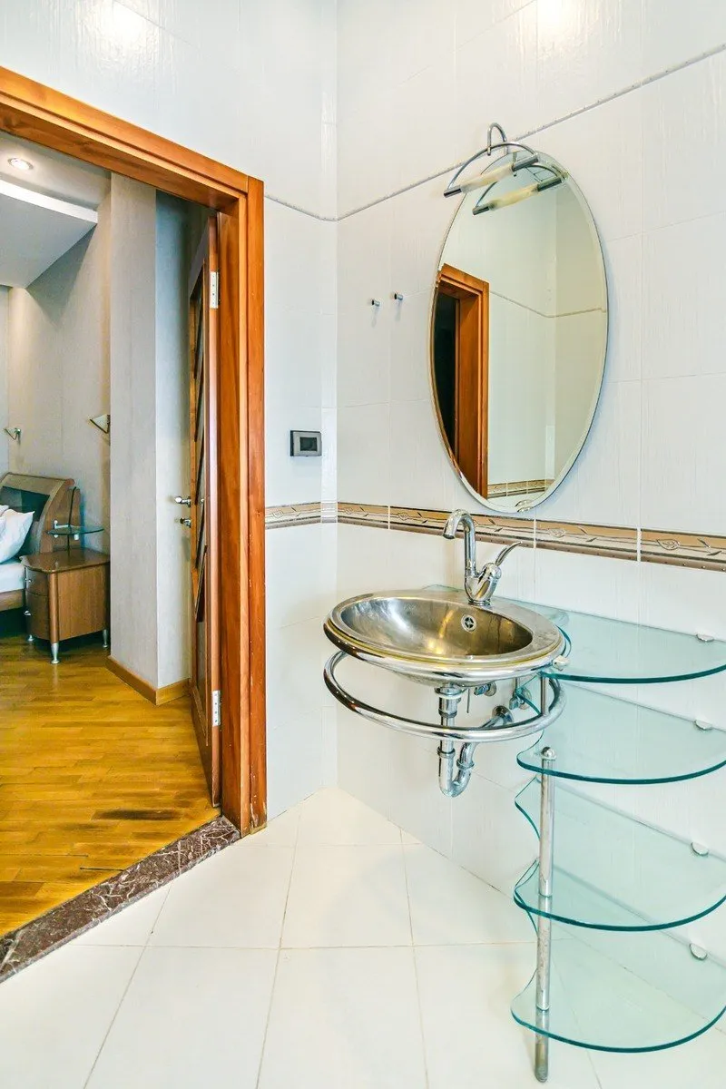 Kirayə verilir 3 otaqlı Mənzil Yeni tikili 190 m² 28 May m. - şəkil 8