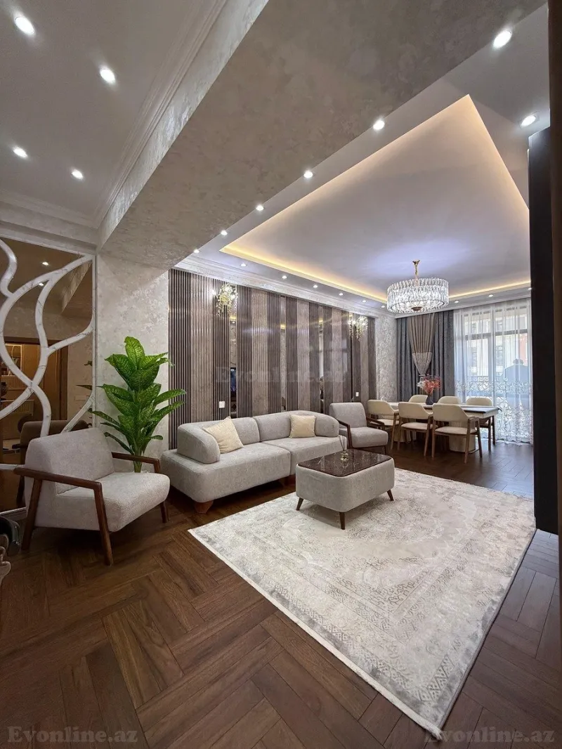 Satılır 3 otaqlı Mənzil Yeni tikili 130 m² Qara Qarayev m.