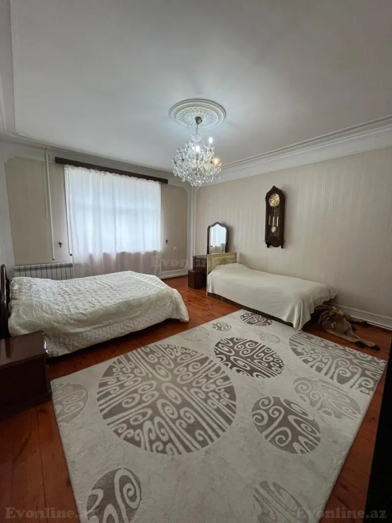 Satılır 4 otaqlı Mənzil Yeni tikili 130 m² 8 Noyabr m. - şəkil 2