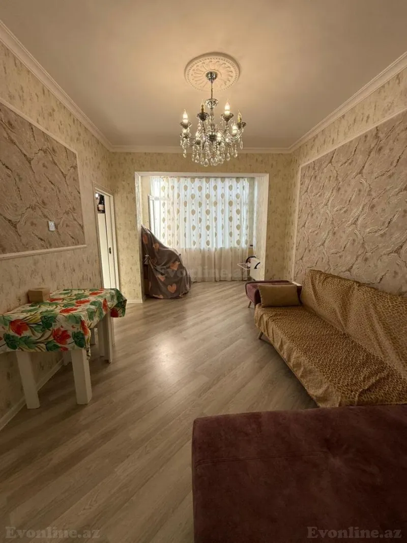 3 otaqlı Mənzil 70 m² 5-ci mikrorayon Satılır