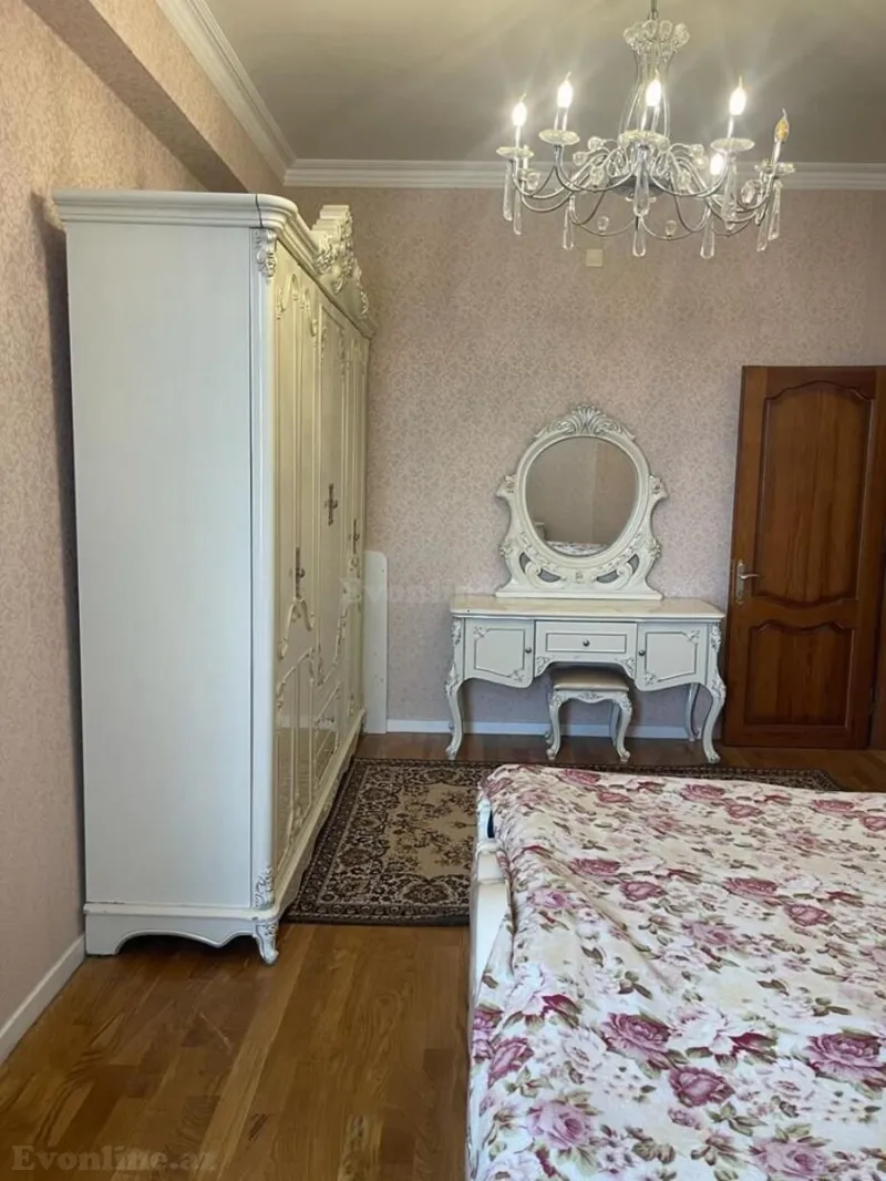 Satılır 4 otaqlı Mənzil Yeni tikili 180 m² Memar Əcəmi m. - şəkil 8