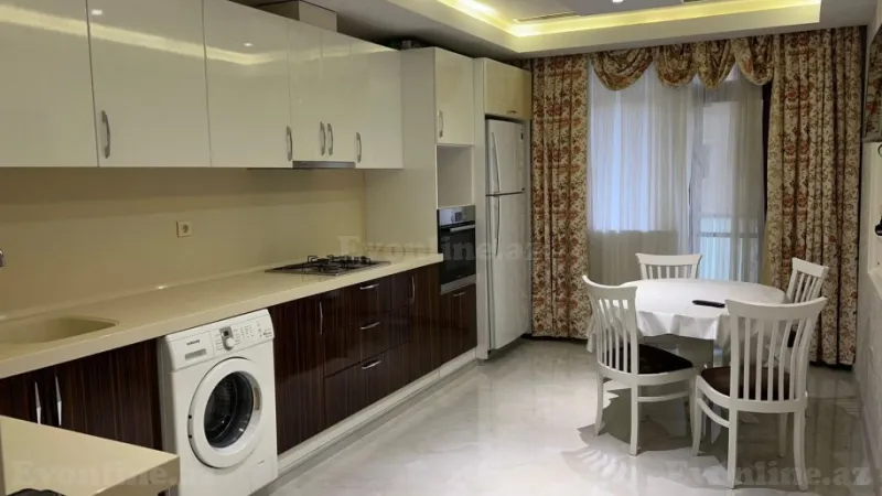 3 otaqlı Mənzil 160 m² Yasamal r. Kirayə verilir